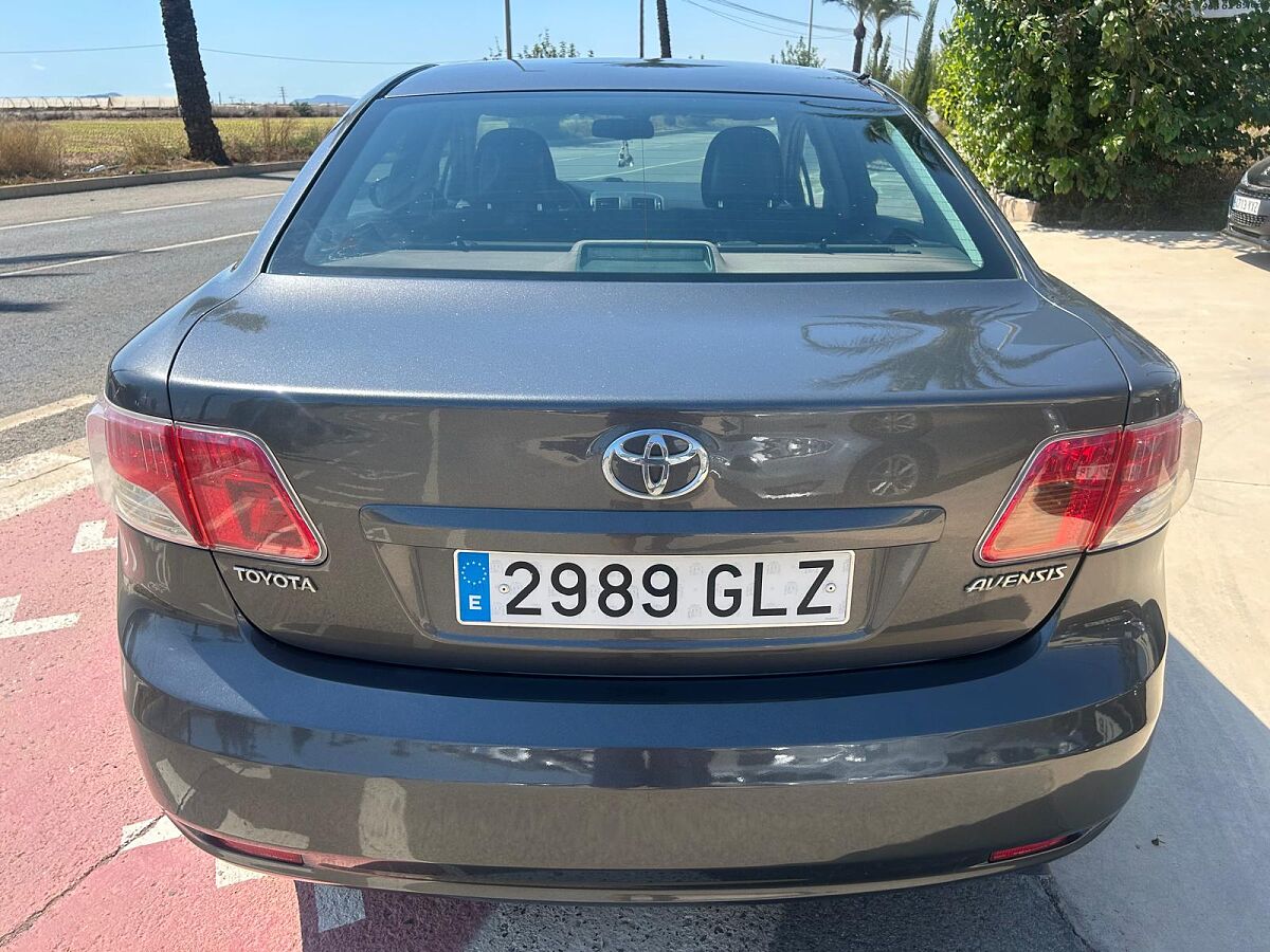 TOYOTA AVENSIS 2.2 D4D AUTO SPANISH LHD IN SPAIN 80000 MILES SUPERB 2009